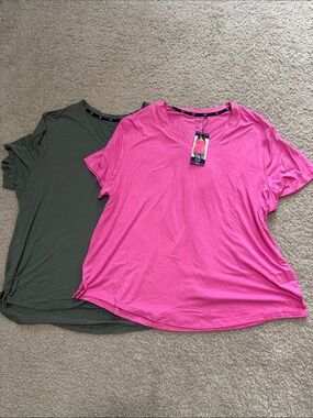GAP Short-Sleeve V-Neck Tee in Pink and Olive Green Tee